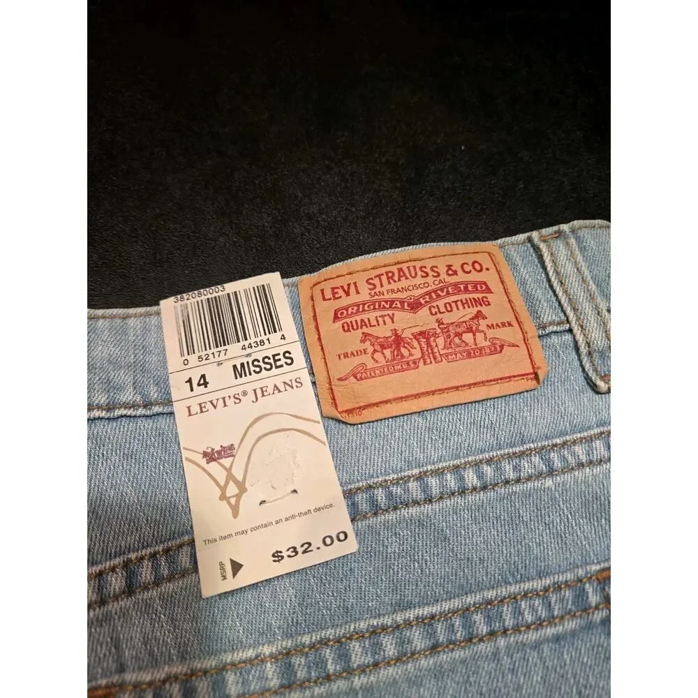 Levi's 550 Relaxed Bermuda Denim Shorts Women's 14 Blue Light Wash 5-Pocket